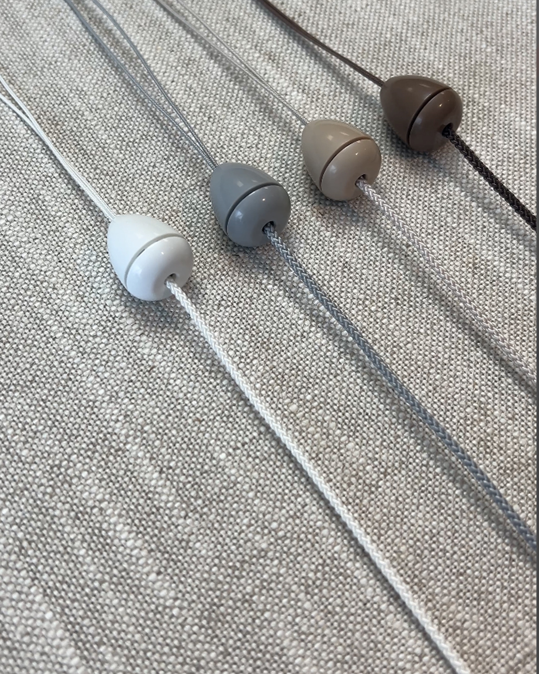 Snorkjeder i forskjellige farger. Foto.