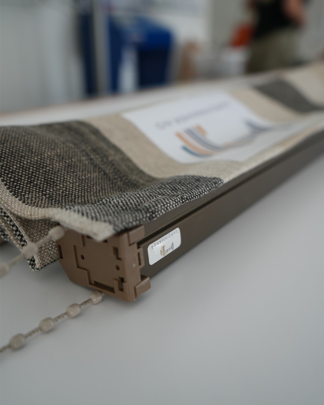 Detaljbilde av skreddersydd liftgardin fra Gardinmaker.no i tekstilen Oban Check fra Ian Mankin i fargen Charcoal. Foto. Detaljbilde av skreddersydd liftgardin fra Gardinmaker.no i tekstilen Oban Check fra Ian Mankin i fargen Charcoal. Foto.